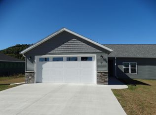 510 Brazell Point Dr UNIT 2, Harpers Ferry, IA 52146