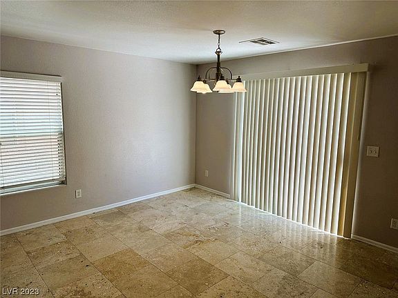5th image of 579 Siciliano St