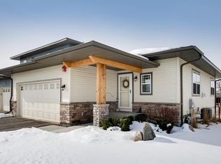 1229 Vernon Dr, Carver, MN 55315