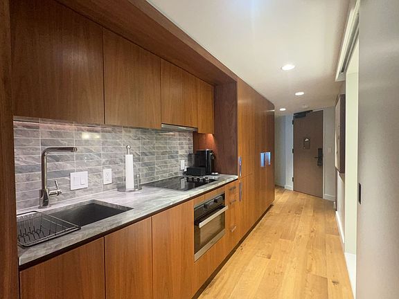 4th image of 383 Kalaimoku St #D2709