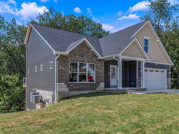 3rd image of 375 Westglen Village Dr