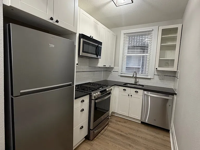 The Lauren Renee Apartments — Photo 7