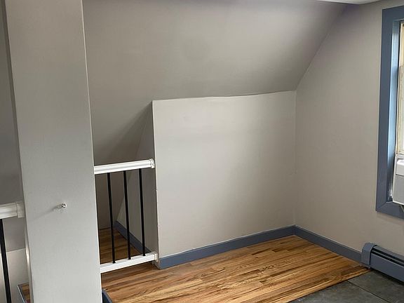 4th image of 402 S 15th St Floor 3