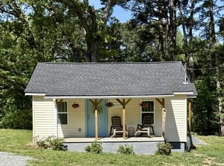 1372 Natchez Trace Rd, Camden, TN 38320