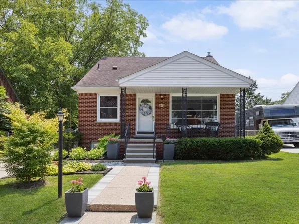 915 Phillips Ave, Clawson, MI 48017