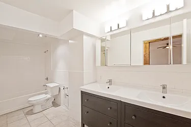 Rented by R New York