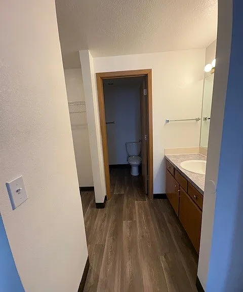 Apartment - Bathroom off Primary Bedroom
