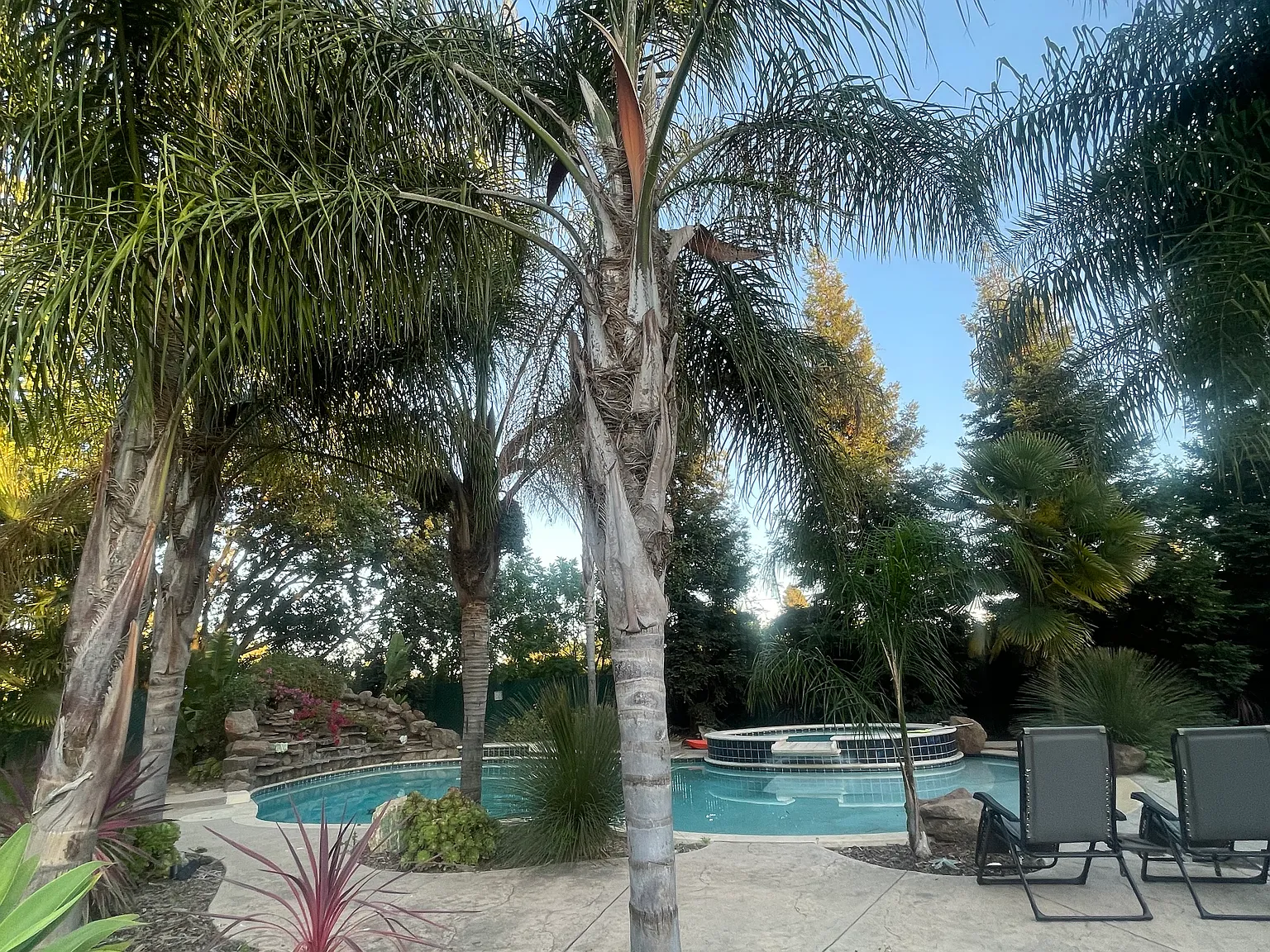 5 bed, 3300 sqft, $1,200 — Photo 4