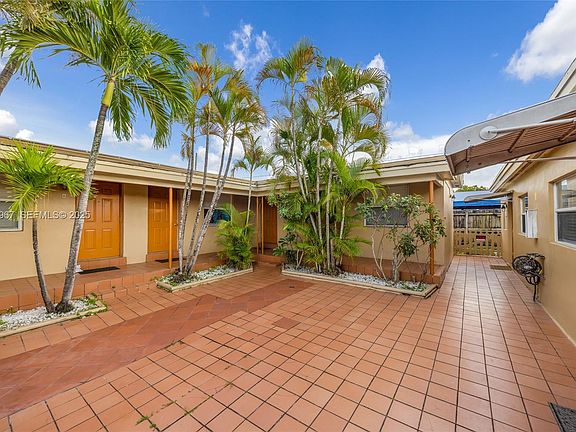 4th image of 6124 Pembroke Rd