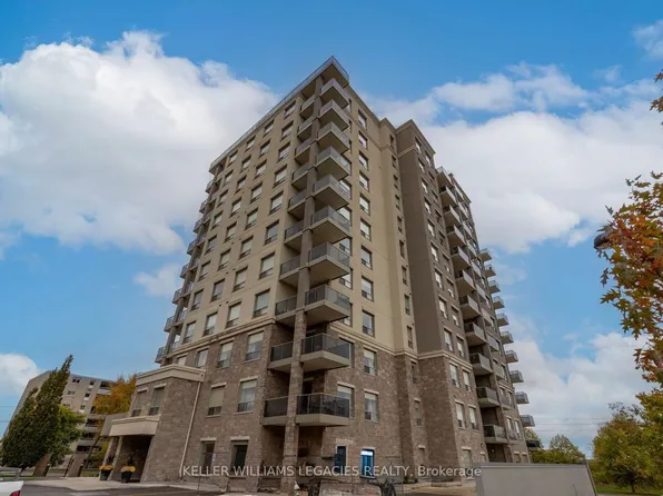 223 Erb St W #1202, Waterloo, ON N2L 0B3