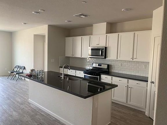 3rd image of 1462 Dorrington Ln
