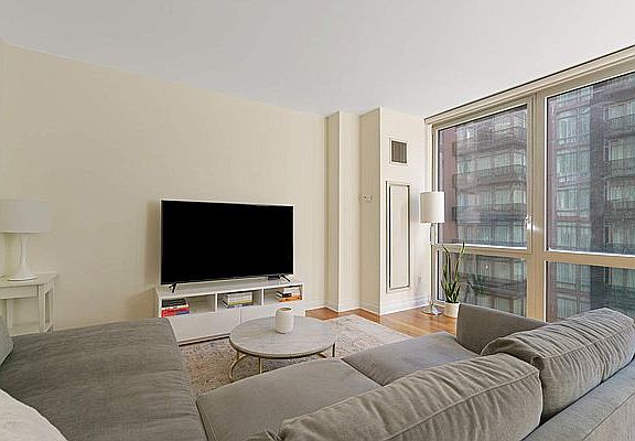 4th image of 39 E 29th St #10-B