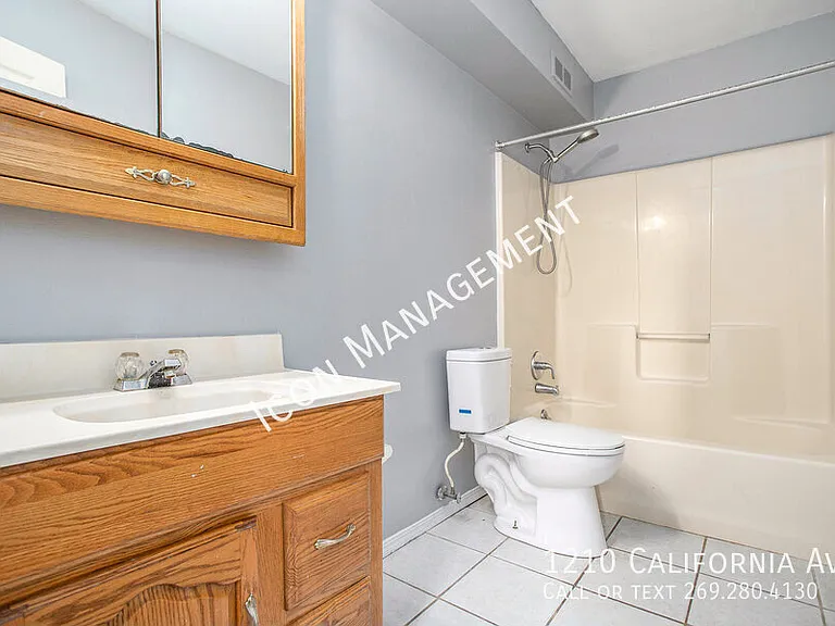 1210 California Ave — Photo 13