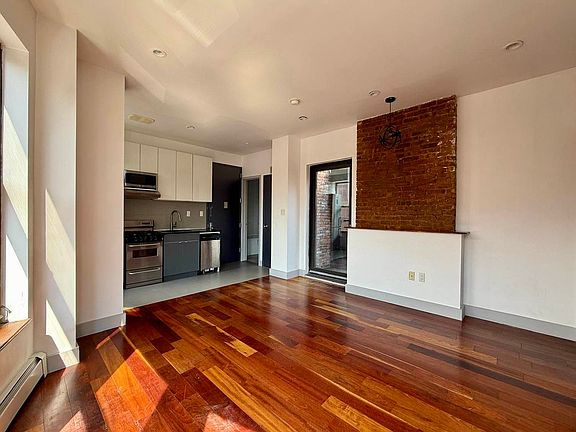 4th image of 434 Hancock St APT 3R