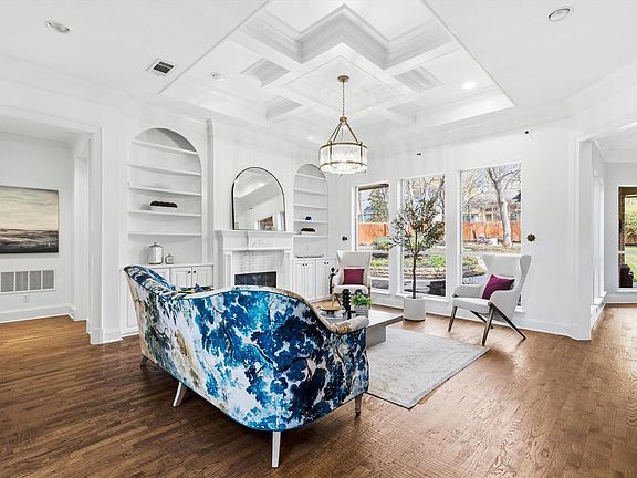 4th image of 709 Dominion Dr