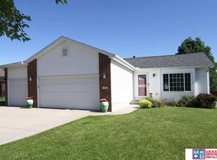1930 Scotch Pine Trl, Lincoln, NE 68512