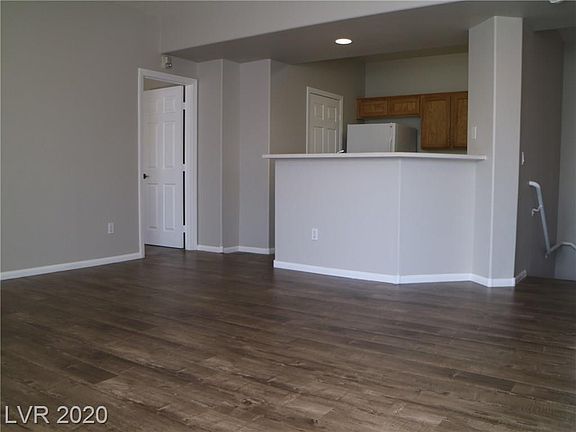 4th image of 5855 Valley Dr Unit 2048