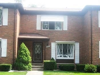 1st image of 23020 Hawthorne St