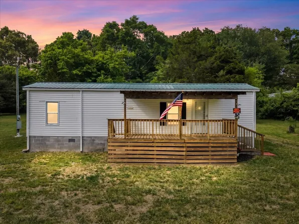 181 Medley Ln, Estill Springs, TN 37330
