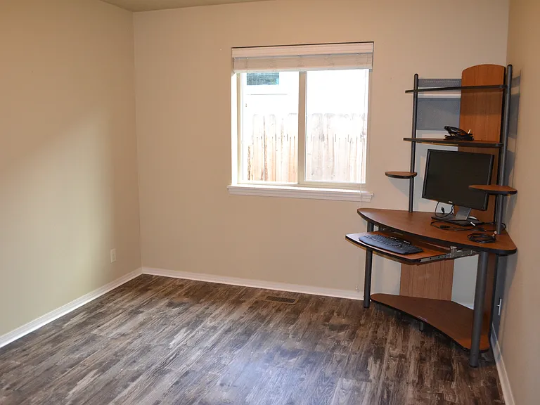 2646 N Larchmont Ave — Photo 13