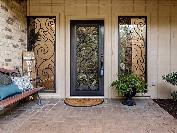 2nd image of 805 Portofino Dr