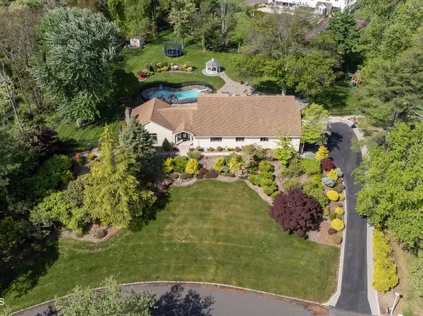 20 Sunrise Circle, Holmdel, NJ 07733