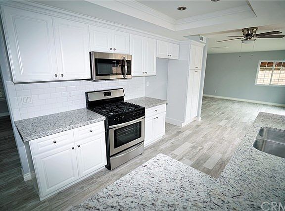 5th image of 2237 E Pleasant Ave