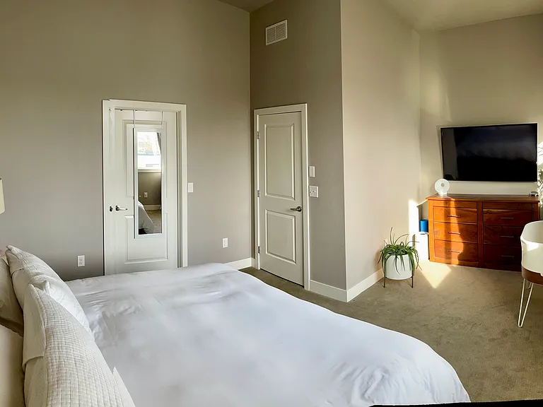 1733 Grove St #2 — Photo 36