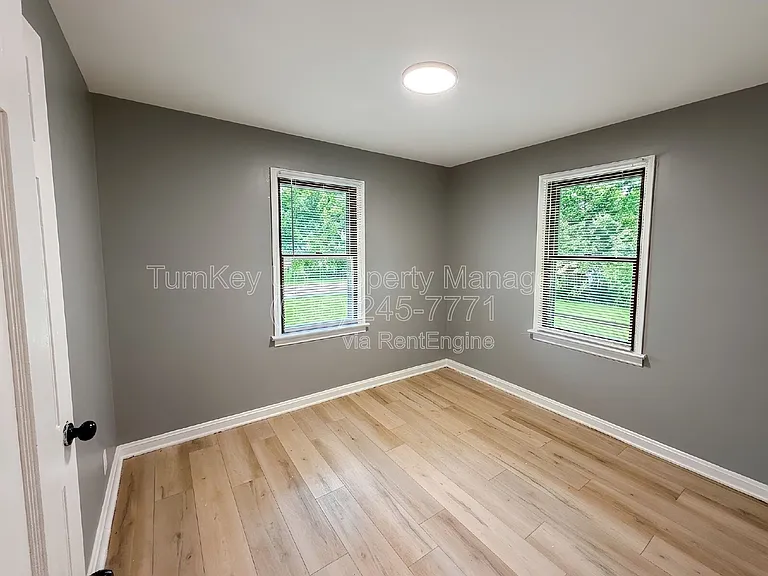 7724 Monroe Dr — Photo 10