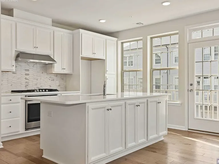 7 Leahy Dr — Photo 17