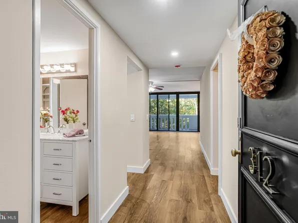 6101 Edsall Rd Unit 312, Alexandria, VA 22304