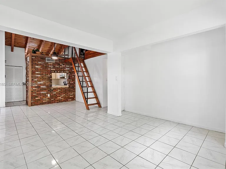 10542 NW 7th Ter #B7 — Photo 12