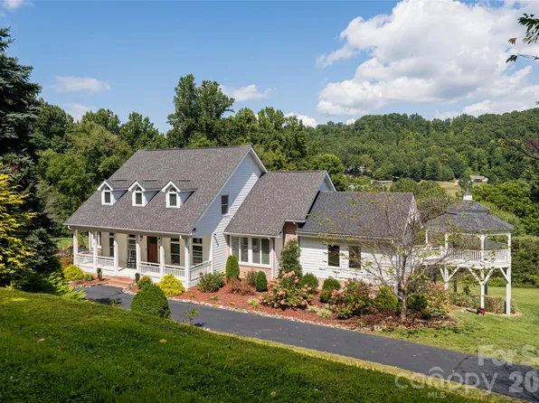 208 Parrish Farm Rd, Waynesville, NC 28786