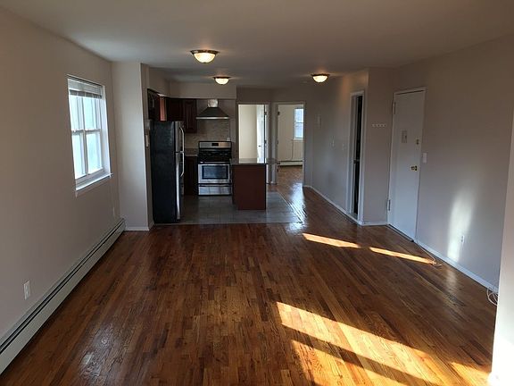 3rd image of 2360 White Oak Ct #3FL1