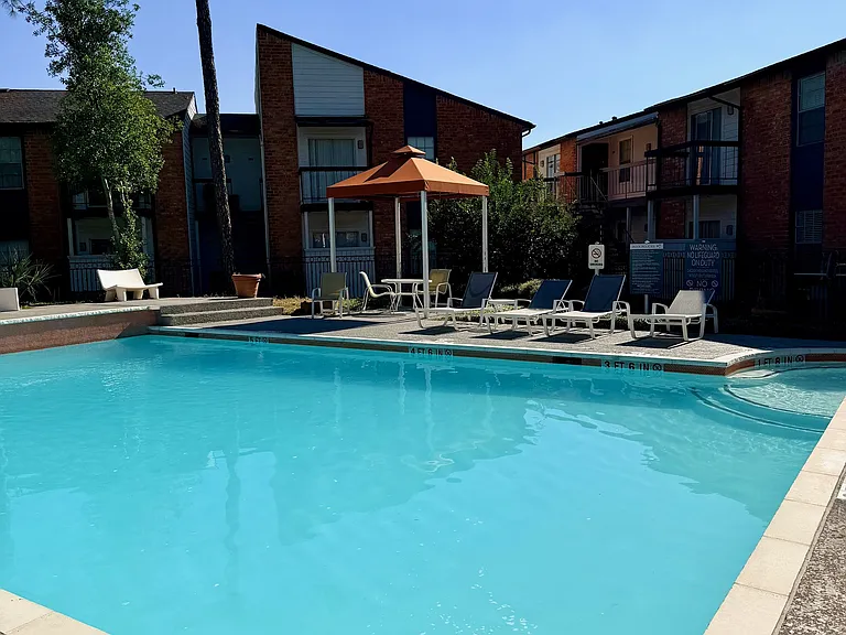 The Daphne Apartments — Photo 6