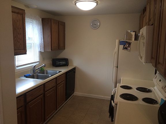 2nd image of 161 Bayberry Hill Ln