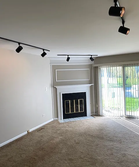 1334 Longacre Ln — Photo 4