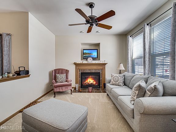 5th image of 2684 Acorn Ct Unit 2684