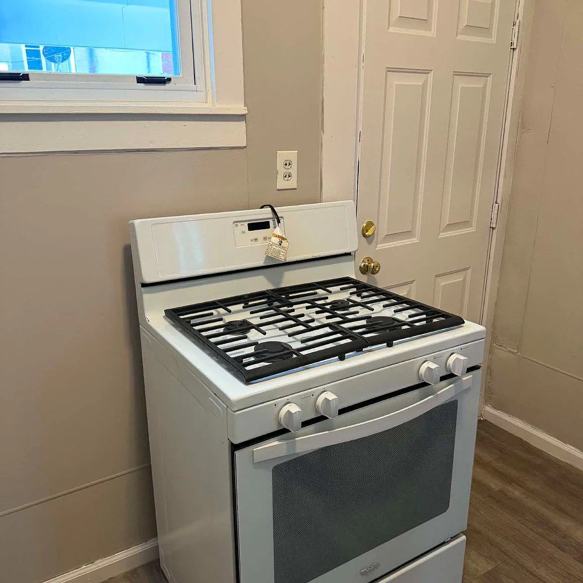2 bed, 1.0 bath, 1044 sqft, $1,550 — Photo 4