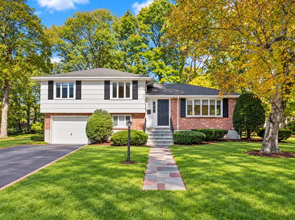 14 Stephen Pl, Newton, MA 02461