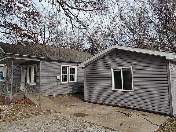 3rd image of 722 Wilson Avenue