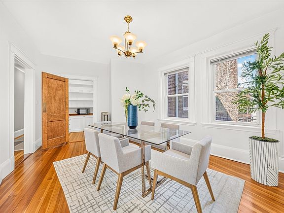 5th image of 551 Brookline Ave APT 4
