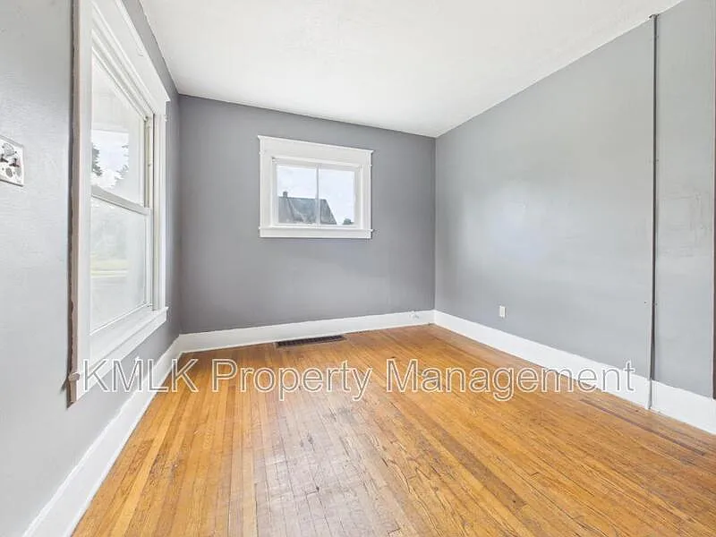 2 bed, 2.0 bath, 996 sqft, $750 — Photo 3