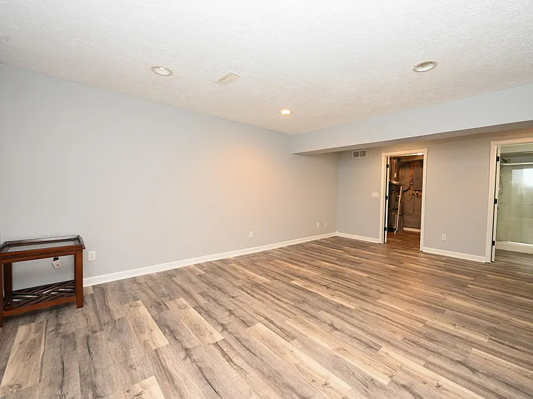 655 Almas Ct — Photo 25