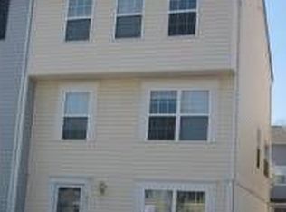 321 Moseby Ct, Manassas Park, VA 20111