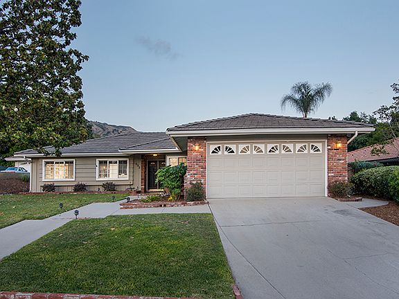 3rd image of 632 Fountain Springs Ln