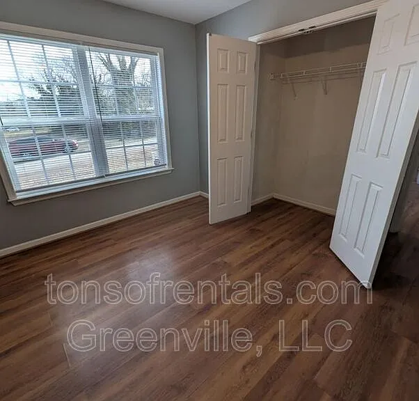 305 Scott St — Photo 23