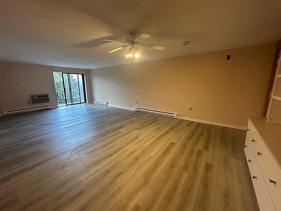 4th image of 1321 Worcester Rd APT 612