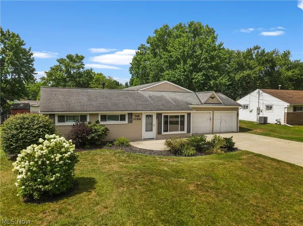1788 Westwood Dr, Twinsburg, OH 44087