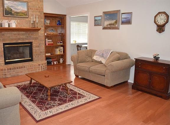 2nd image of 313 Bicole Dr